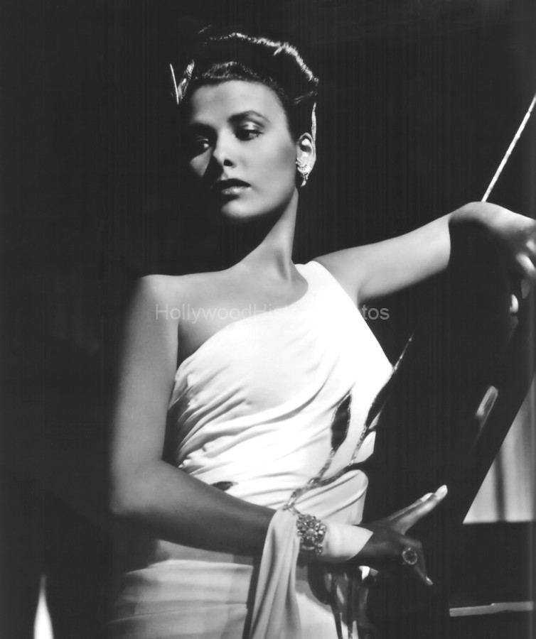 Lena Horne 1944.jpg